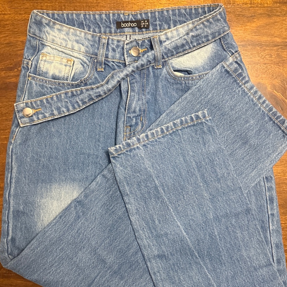 Boohoo Belt Accent Classic Blue Denim Jeans